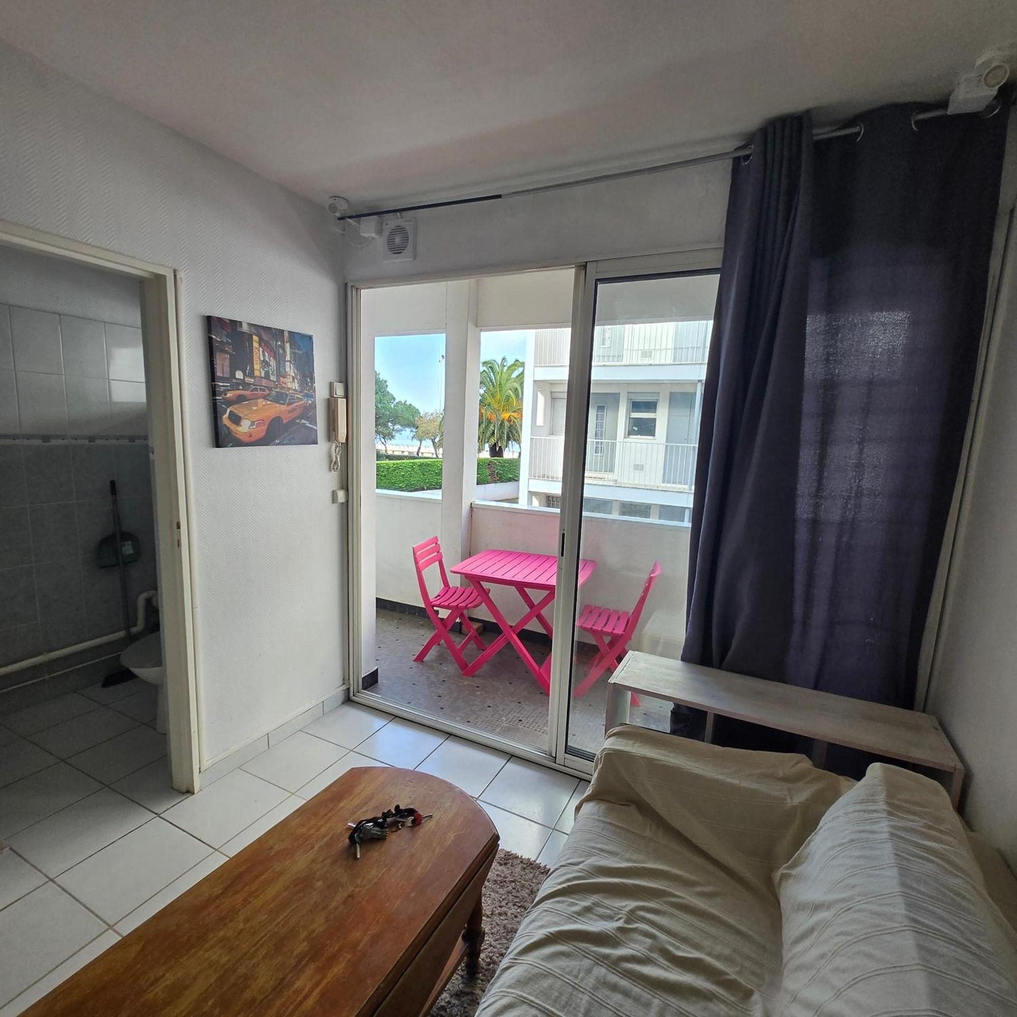 Apartment Face Au Bassin Plein Centre D *